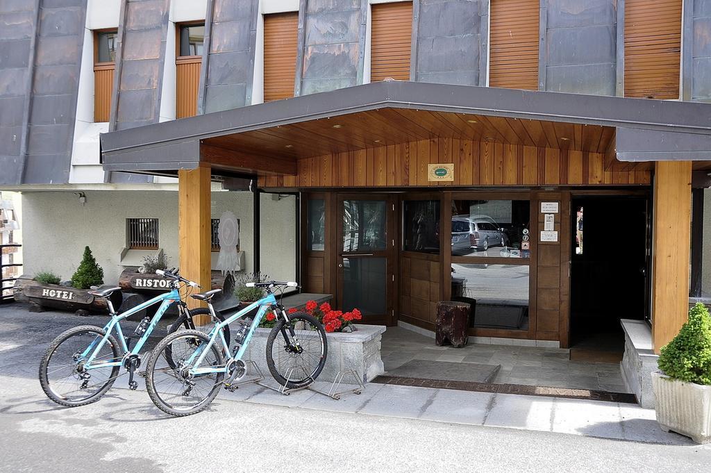 Hotel Sud Ovest Sestriere Ngoại thất bức ảnh
